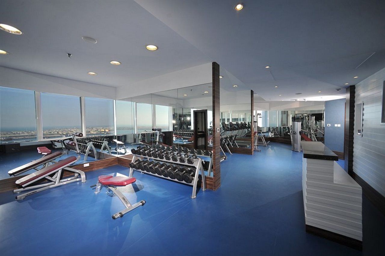 Рамада абу даби. Ramada Abu Dhabi Corniche 4*. Ramada Abu Dhabi booking. Kuwait Corniche Fitness. Corniche Hotel Abu Dhabi 5*.